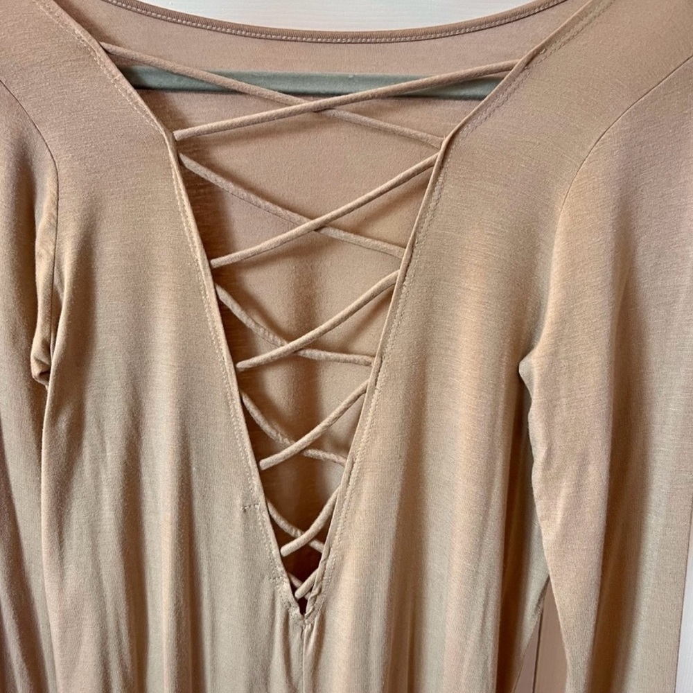 Forever 21 Lace Up Back Tunic Top Size Medium Long Sleeve Neutral Hi Low Tan - Picture 3 of 5